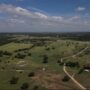 400 acres – cut into 10 +- acre tracts – with community lake